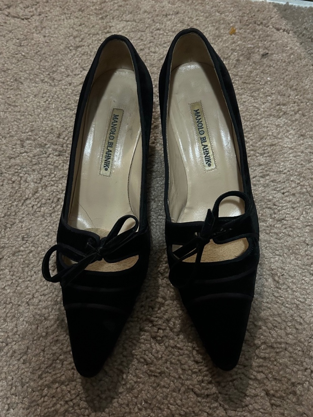 Manolo Blahnik shows heels